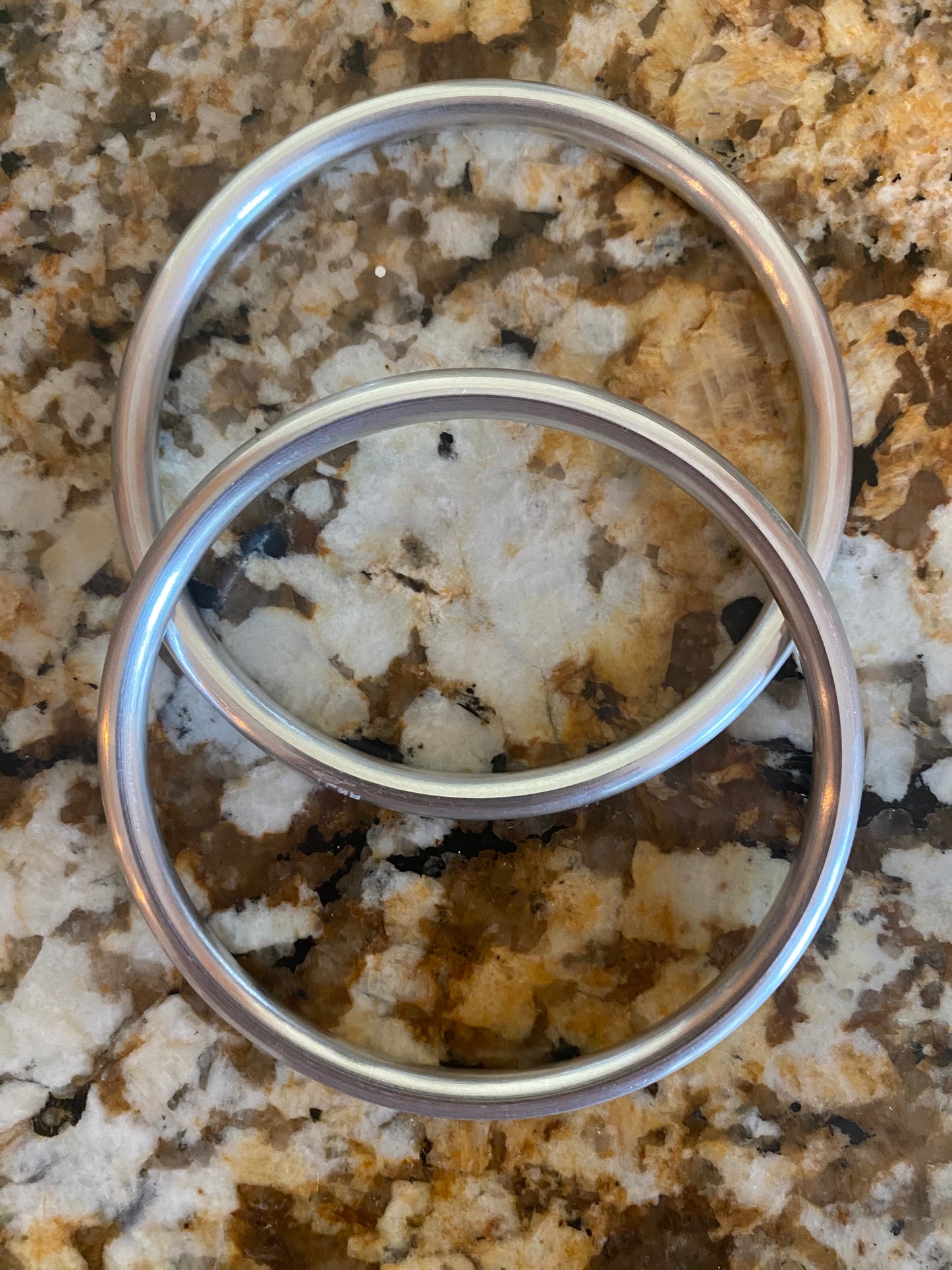 Anillo grande de aluminio pulido a mano - Plata brillante