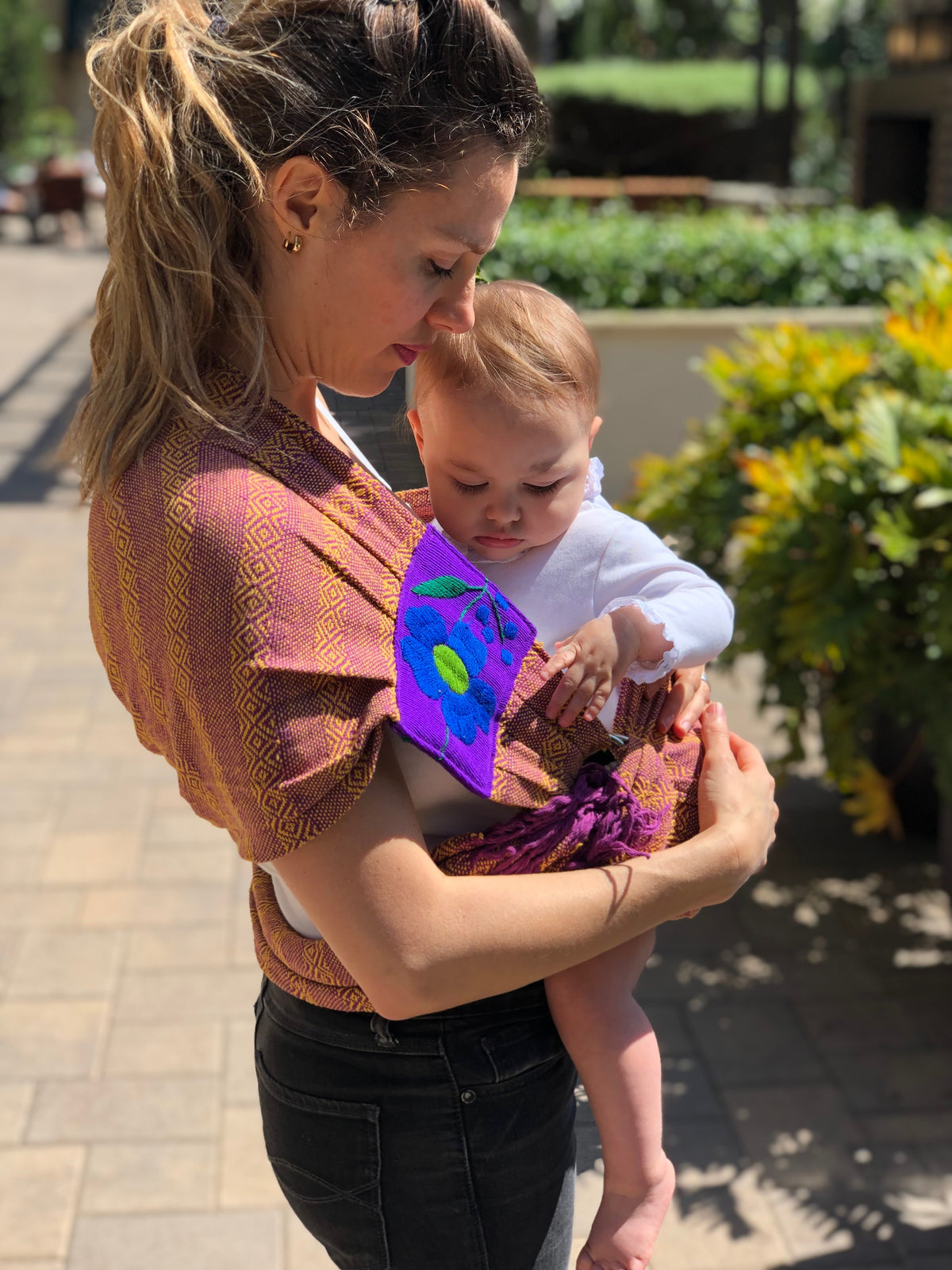 Rebozo In Use The Art of Rebozo Babywearing: How to Use a Rebozo for Your Little One ...
